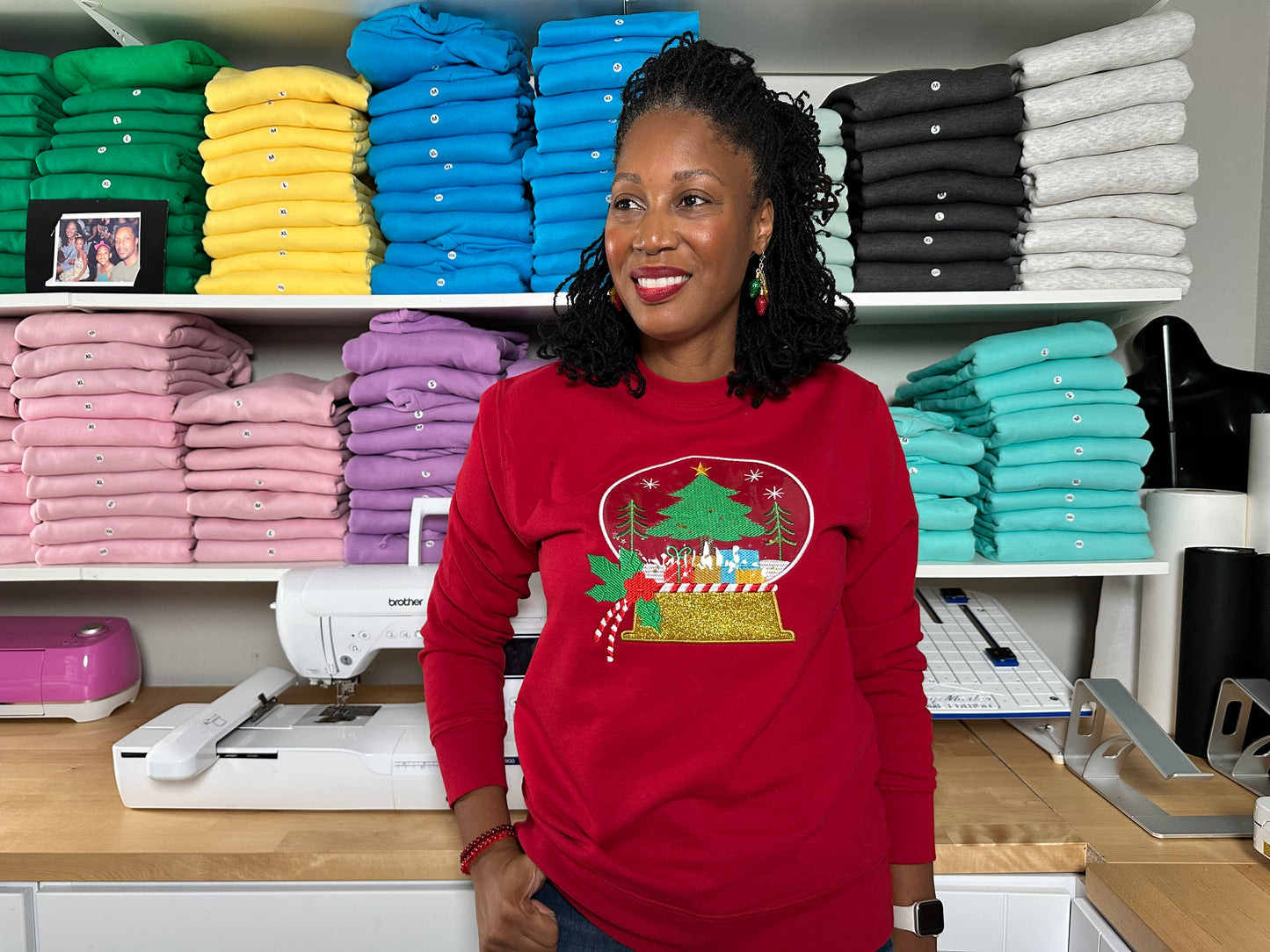 Snow Globe Appliqué Embroidery Design